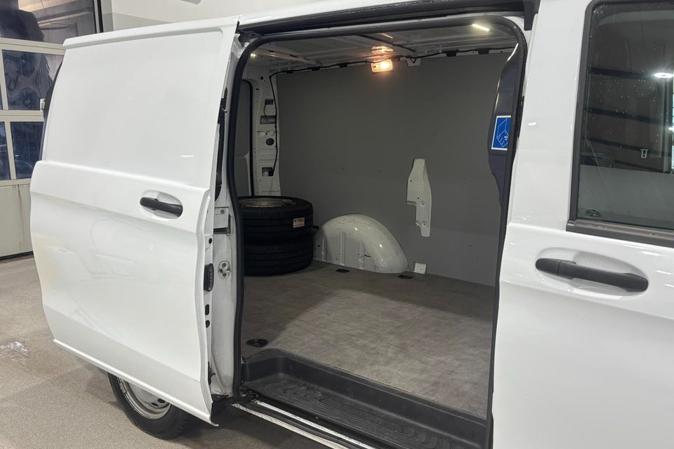 Mercedes Vito 114 2,0 CDi Kassevogn aut. L RWD