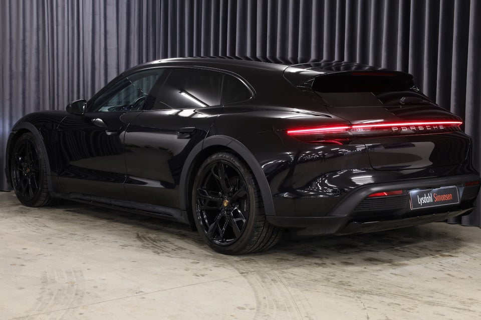 Porsche Taycan 4 Performance+ Cross Turismo 5d