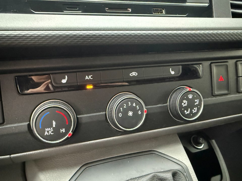 VW Transporter 2,0 TDi 150 Kassevogn DSG lang