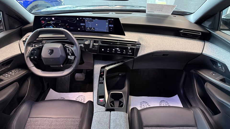 Peugeot e-5008 77 Allure 7prs 5d