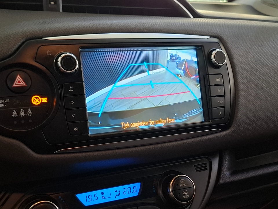 Toyota Yaris 1,5 Hybrid H1 e-CVT 5d