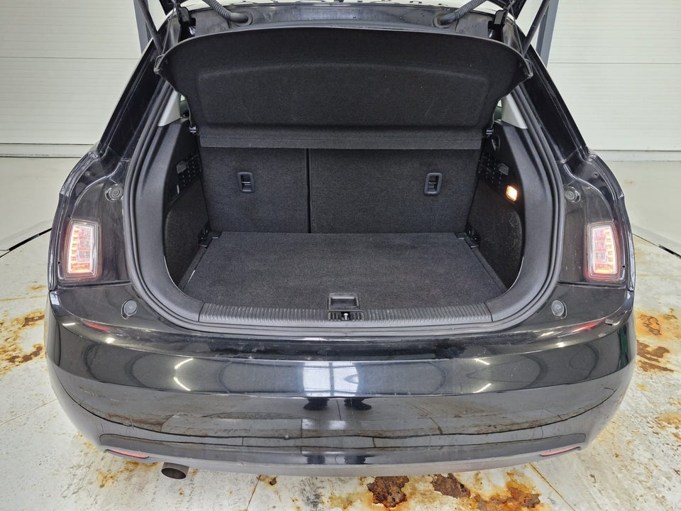 Audi A1 1,6 TDi 105 Attraction Sportback 5d