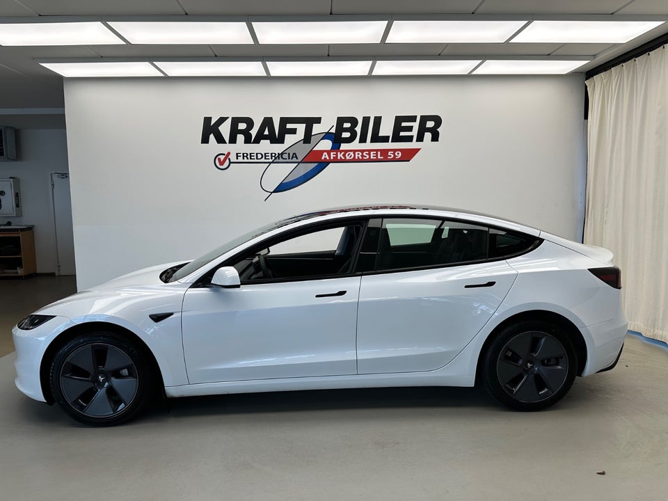 Tesla Model 3 Long Range AWD 4d