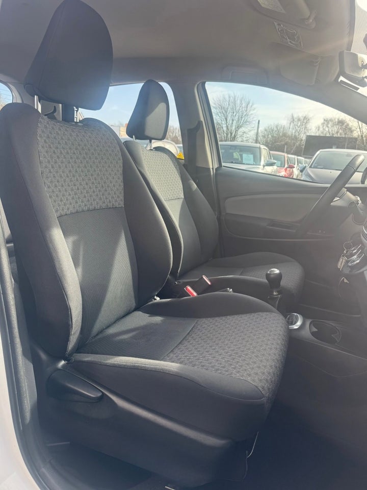 Toyota Yaris 1,0 VVT-i T2 Premium 5d