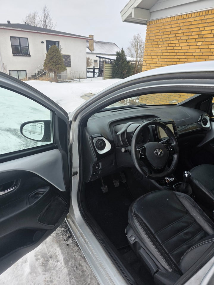 Toyota Aygo 1,0 VVT-i x-change 5d