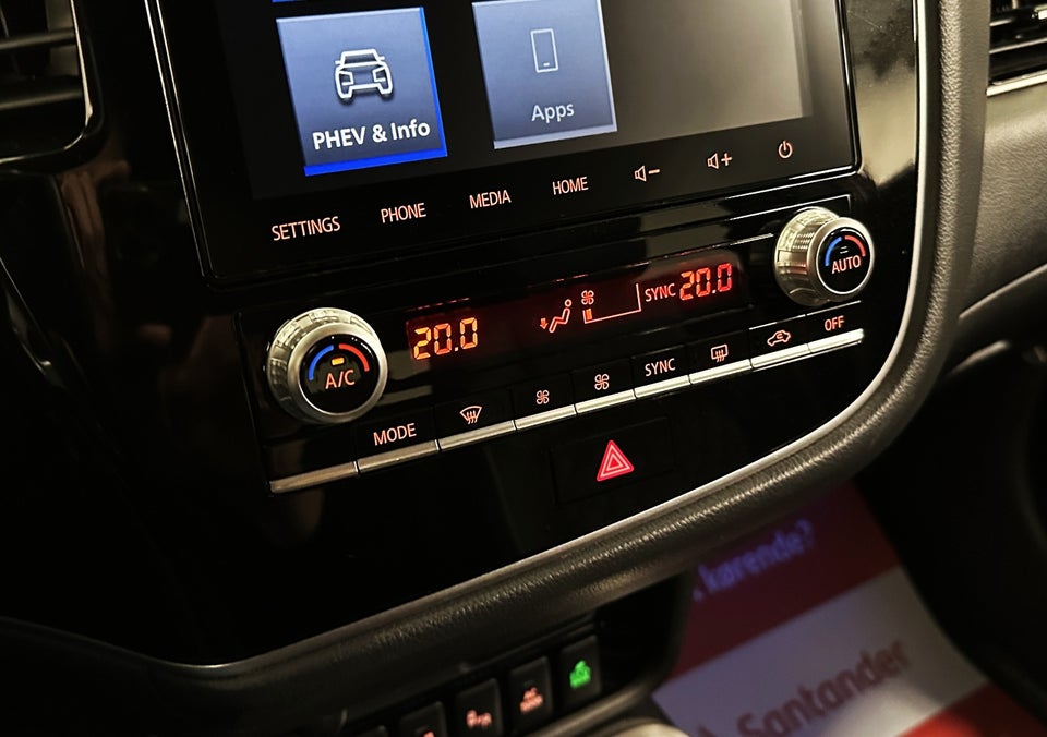 Mitsubishi Outlander 2,4 PHEV Luxury CVT 4WD 5d