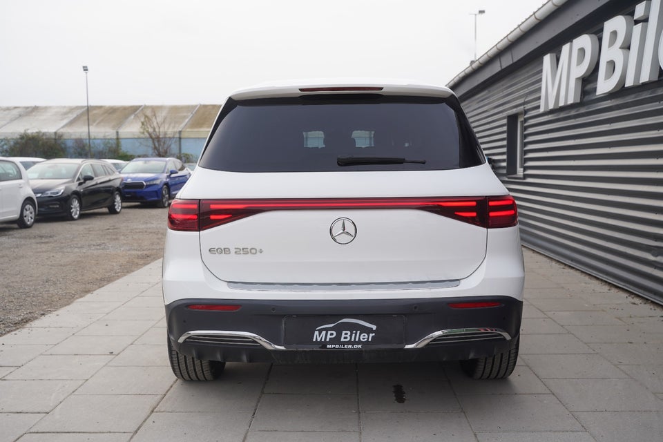 Mercedes EQB250+ AMG Line 5d