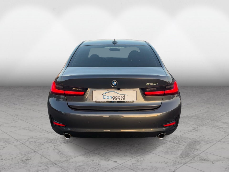 BMW 320i 2,0 Connected aut. 4d