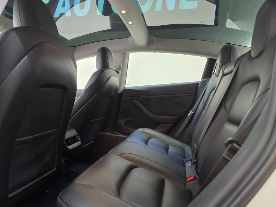 Tesla Model 3 RWD 4d