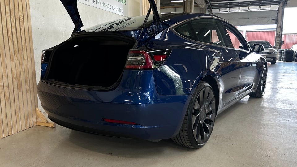 Tesla Model 3 Performance AWD 4d