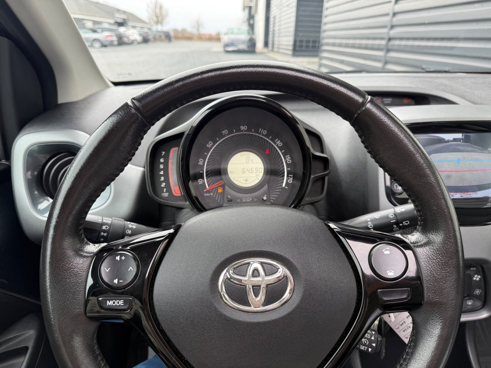 Toyota Aygo 1,0 VVT-i x-sky 5d