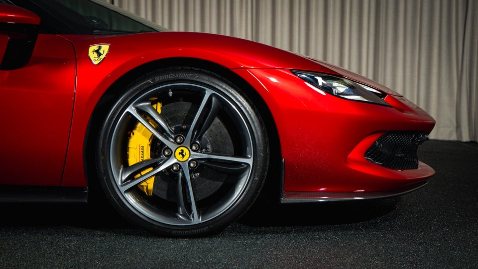 Ferrari 296 GTS 2,9 DCT 2d