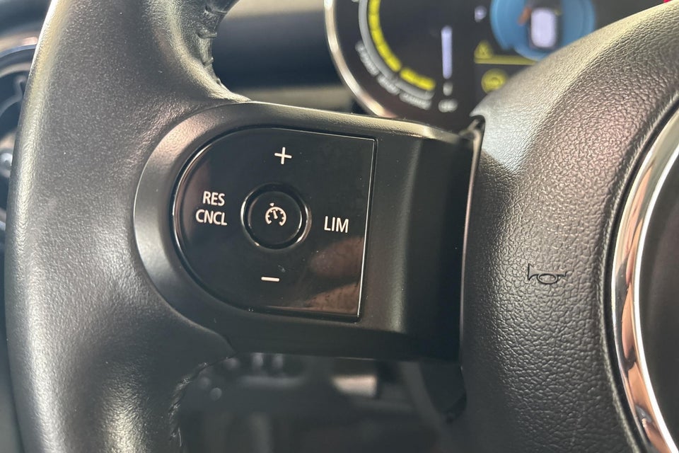 MINI Cooper SE Classic Trim 3d