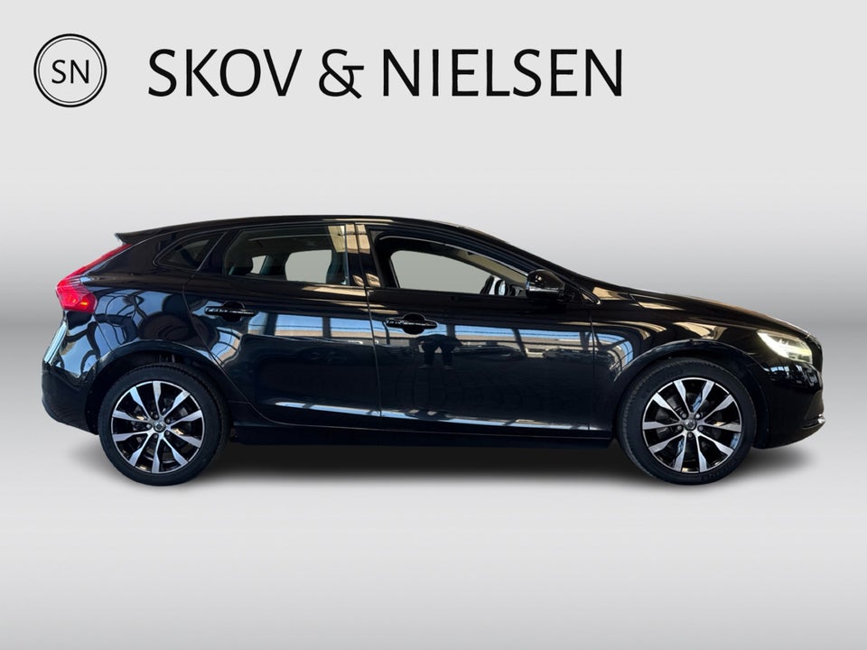 Volvo V40 2,0 D3 150 Momentum 5d