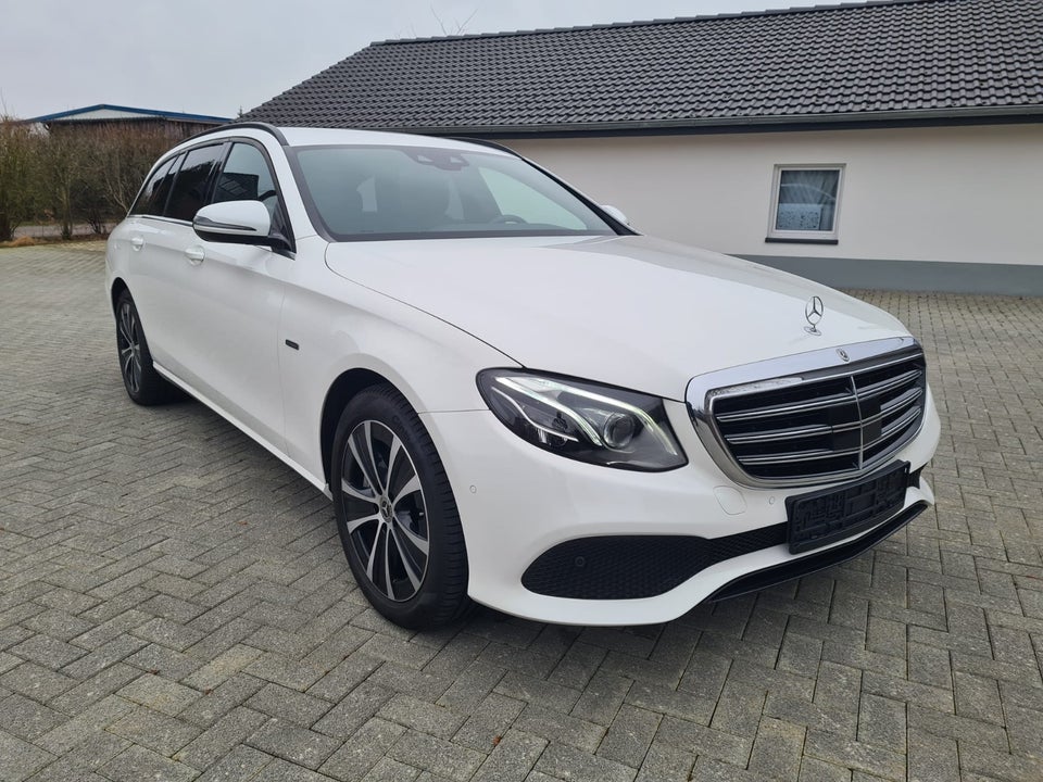 Mercedes E300 de 2,0 Avantgarde stc. aut. 5d