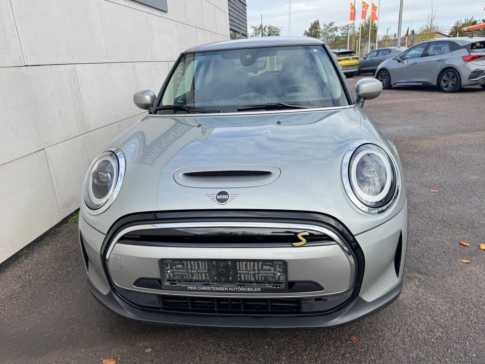 MINI Cooper SE Essential 3d