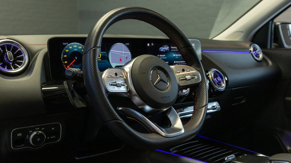 Mercedes EQA300 AMG Line 4Matic 5d