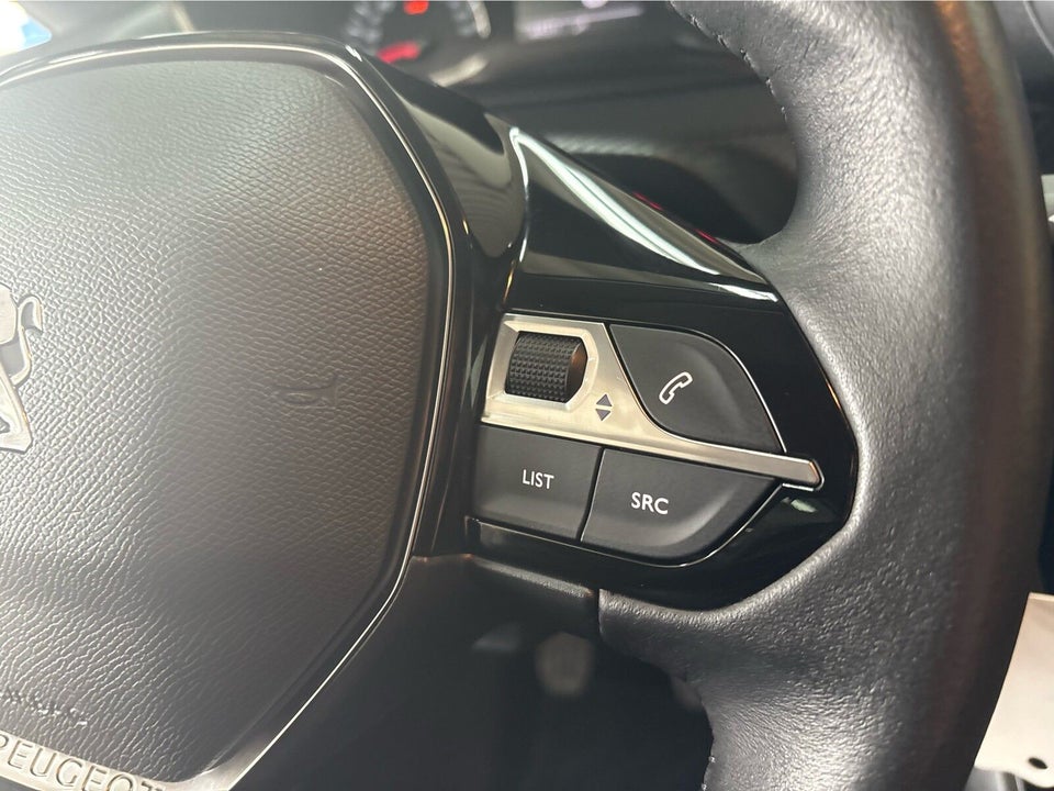 Peugeot 208 1,2 PureTech 75 Selection 5d