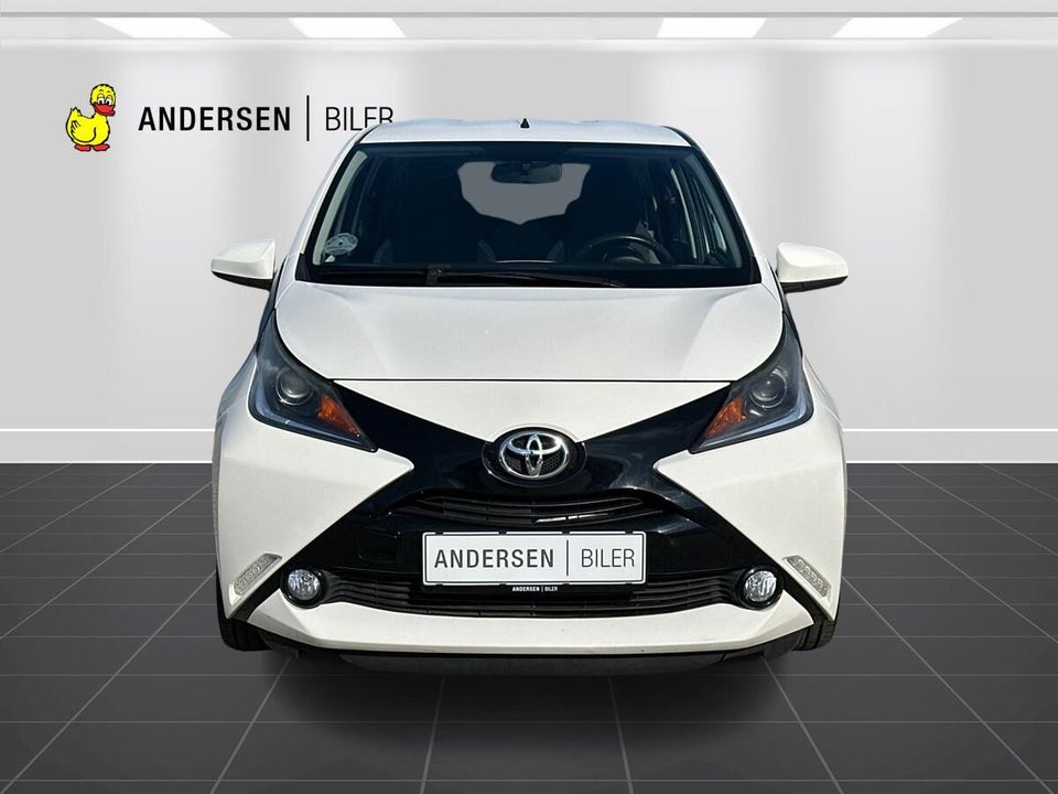 Toyota Aygo 1,0 VVT-i x-play x-touch 5d