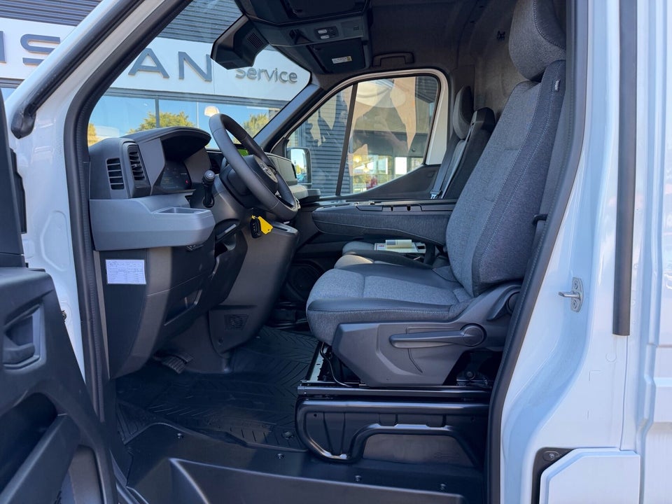 Nissan Interstar 87 L3H2 N-Connecta Van