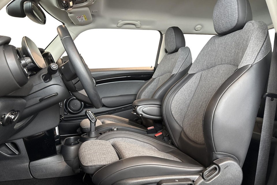 MINI Cooper SE Classic Trim 3d