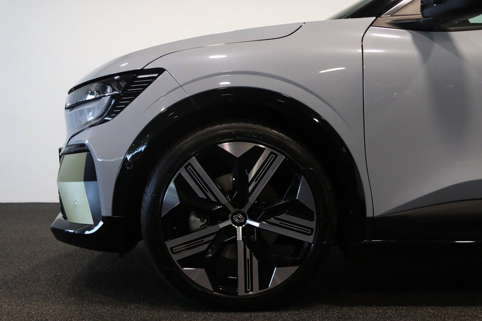 Renault Megane E-Tech 60 Iconic 5d