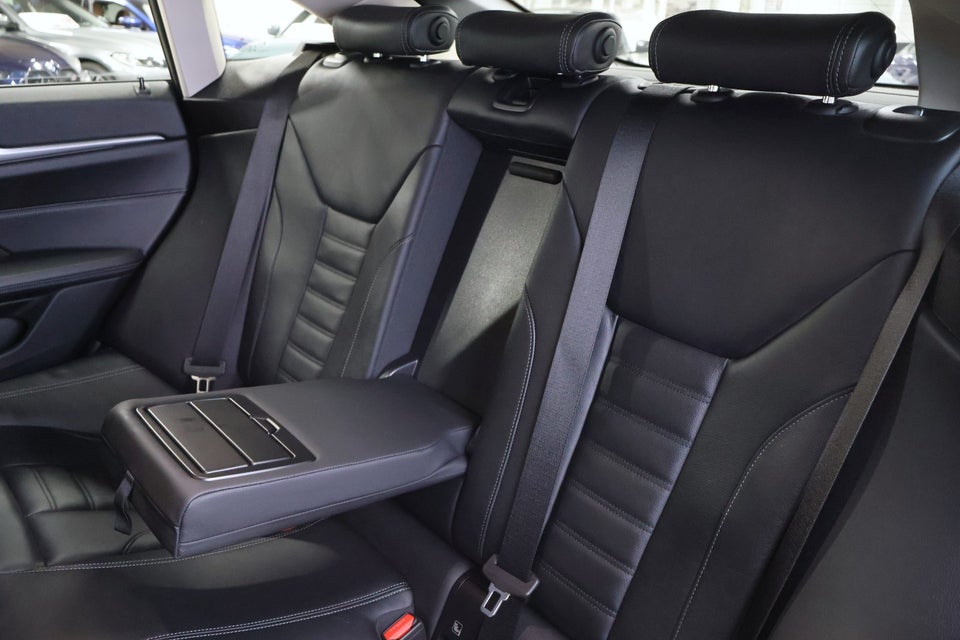 BMW i4 eDrive40 Charged 5d