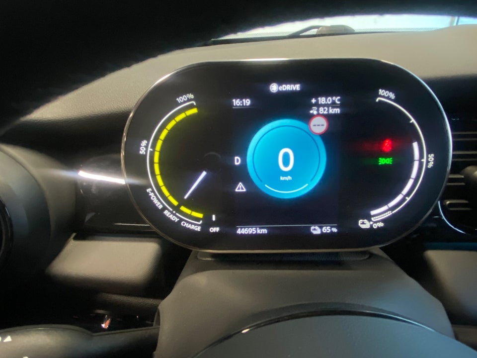 MINI Cooper SE Essential 3d