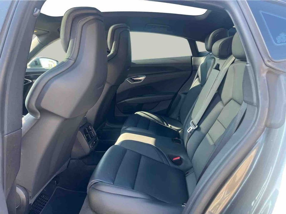 Audi e-tron GT quattro 4d