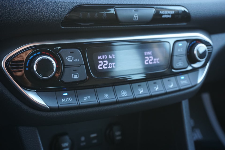 Hyundai i30 1,4 T-GDi Premium DCT 5d