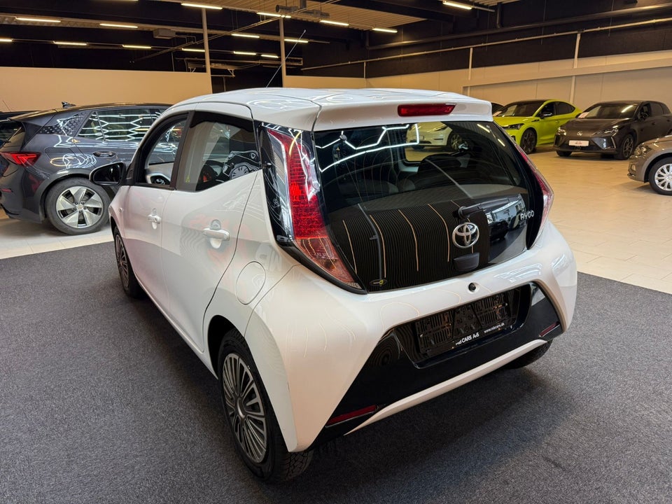 Toyota Aygo 1,0 VVT-i x-touch 5d