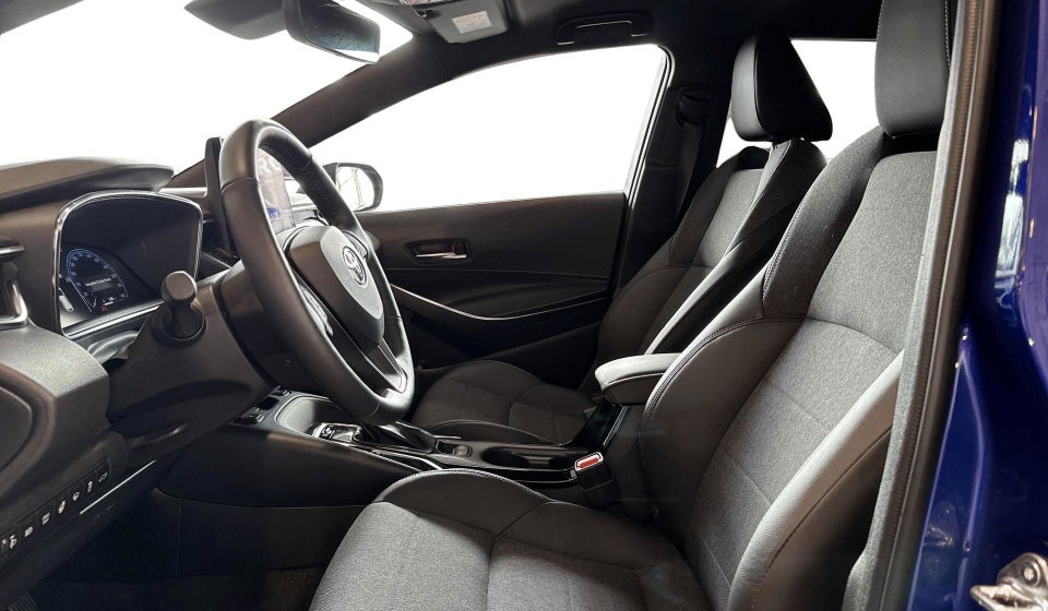 Toyota Corolla 1,8 Hybrid Style Safety Touring Sports e-CVT 5d