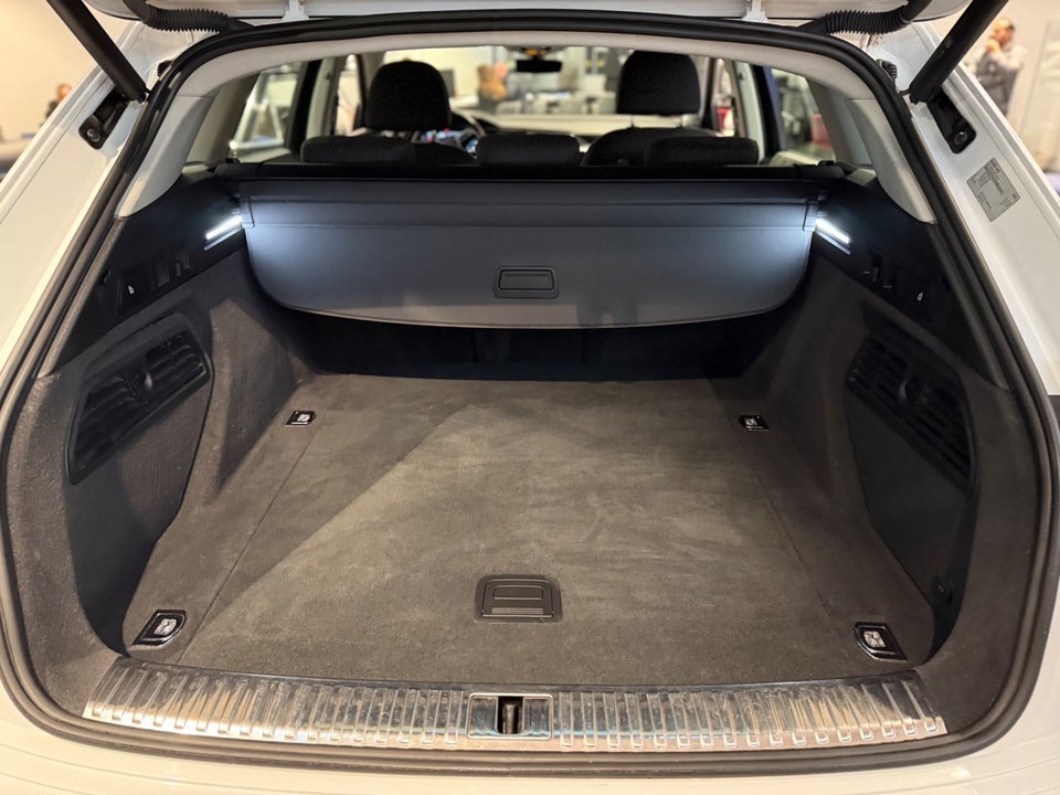 Audi e-tron 55 quattro 5d