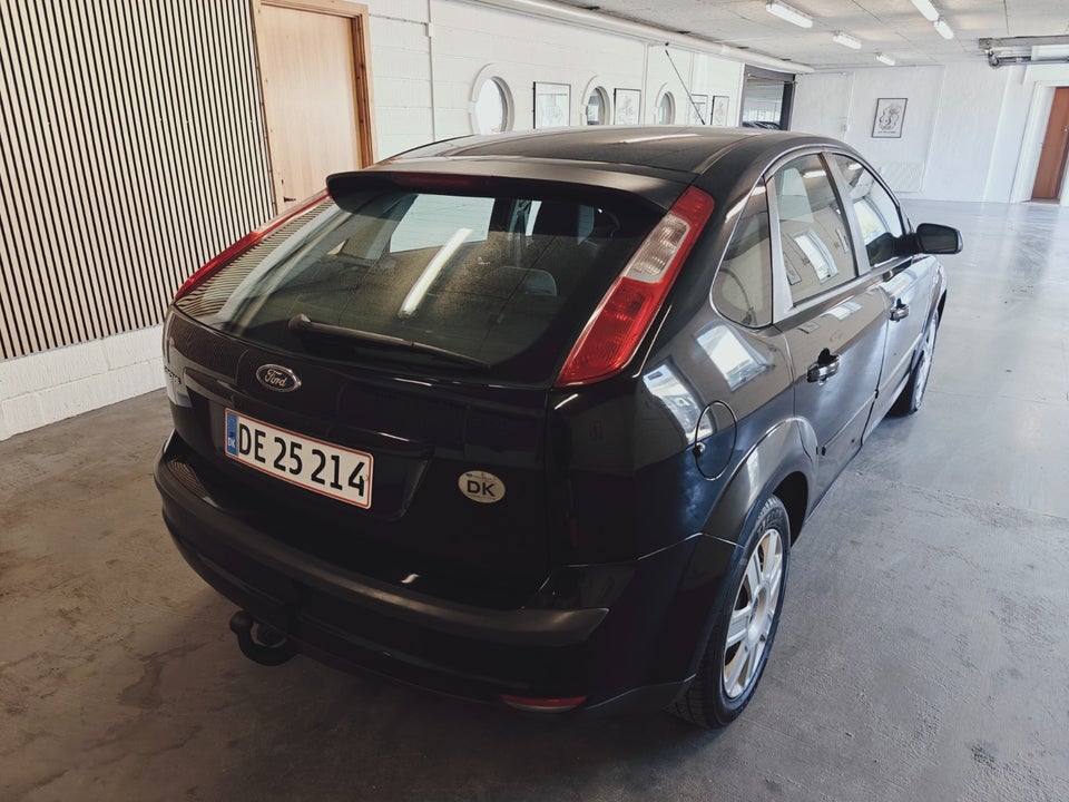 Ford Focus 1,6 Trend 100 5d