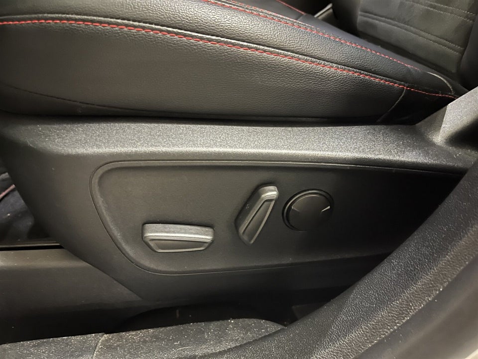 Ford Kuga 2,5 PHEV ST-Line X CVT 5d