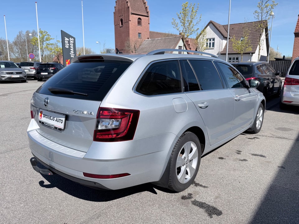Skoda Octavia 2,0 TDi 150 Business Line+ Celebration Combi DSG 5d