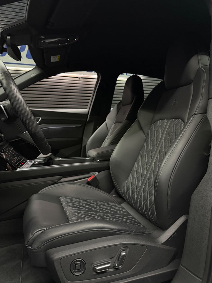Audi e-tron 55 S-line Sportback quattro 5d