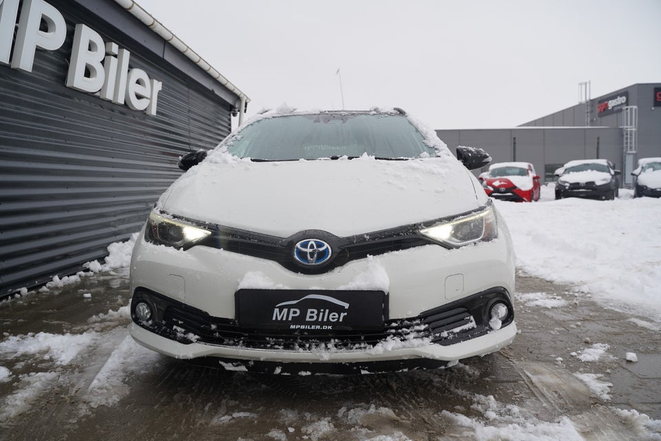 Toyota Auris 1,8 Hybrid H2 Style Touring Sports CVT 5d