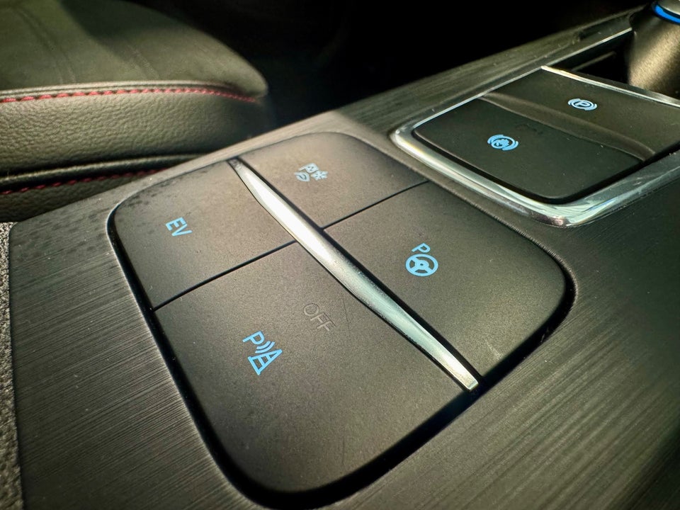 Ford Kuga 2,5 PHEV ST-Line X CVT 5d