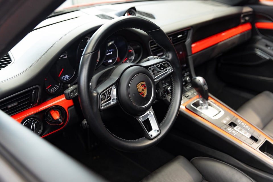 Porsche 911 Turbo S 3,8 Cabriolet PDK 2d