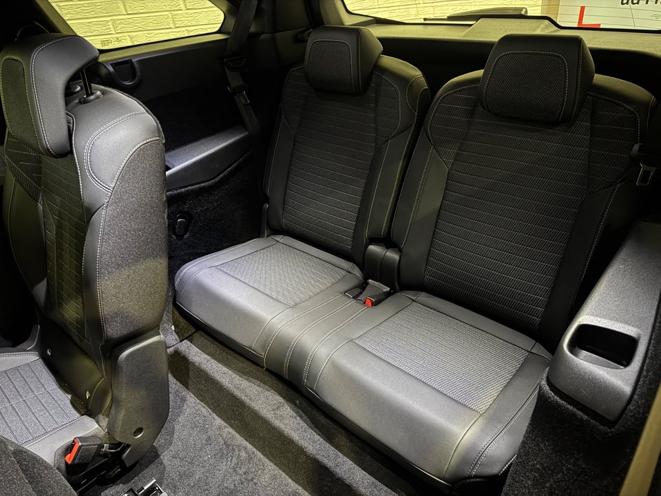 Peugeot e-5008 77 Allure 7prs 5d