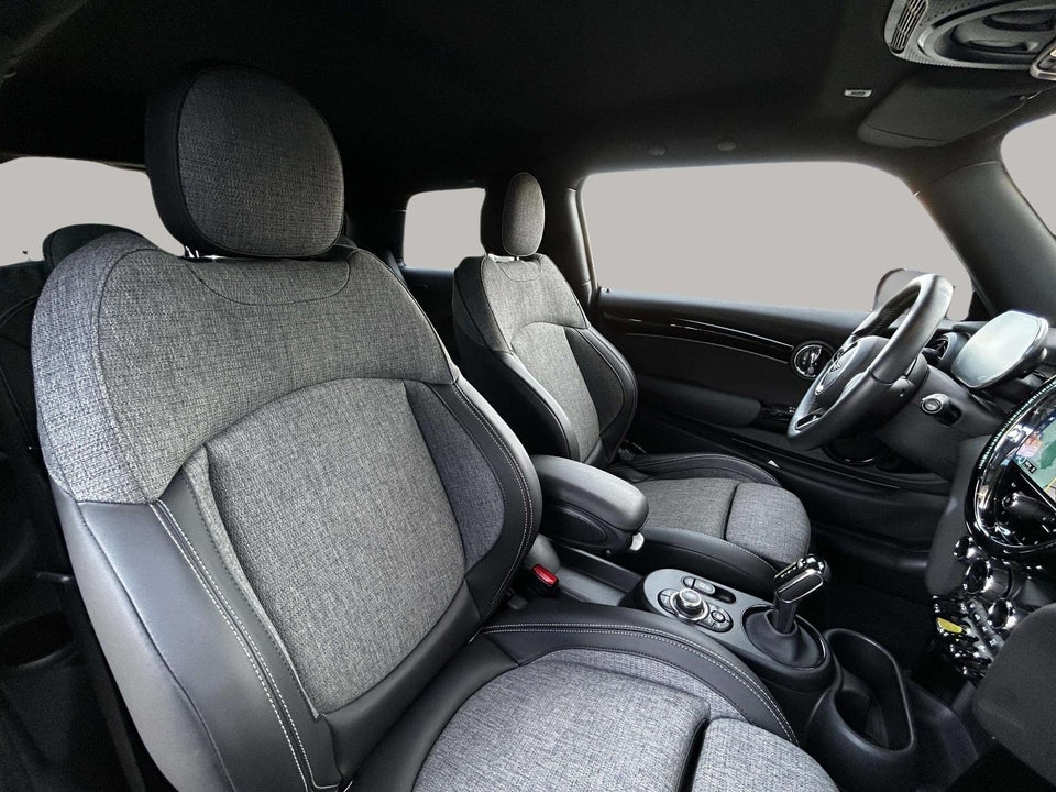 MINI Cooper SE Classic Trim 3d