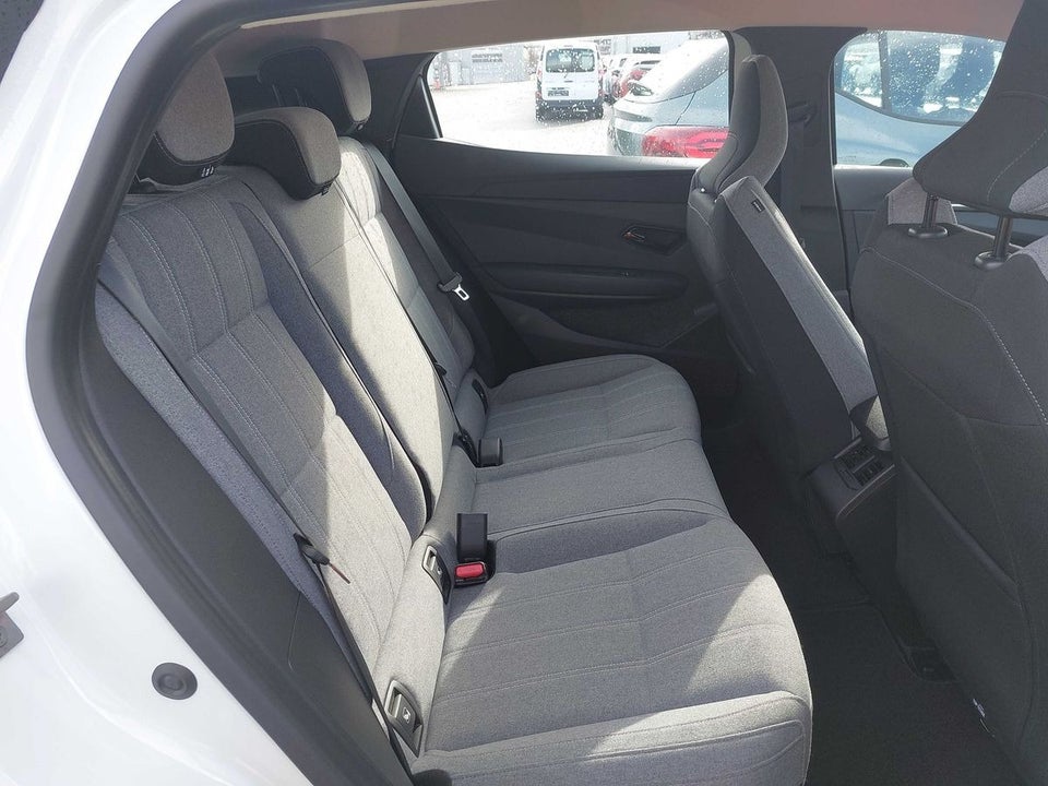 Renault Megane E-Tech 40 Equilibre 5d