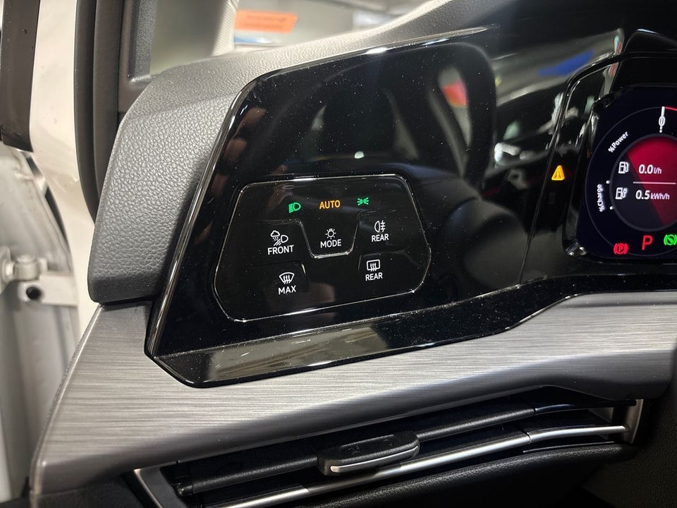 VW Golf VIII 1,4 eHybrid DSG 5d