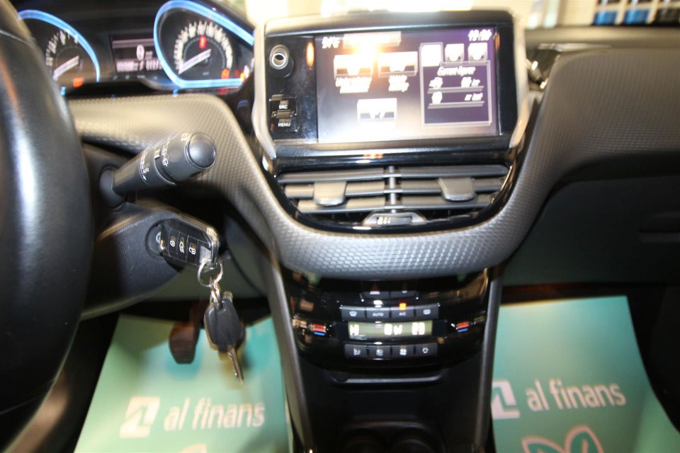 Peugeot 2008 1,2 VTi 82 Allure 5d