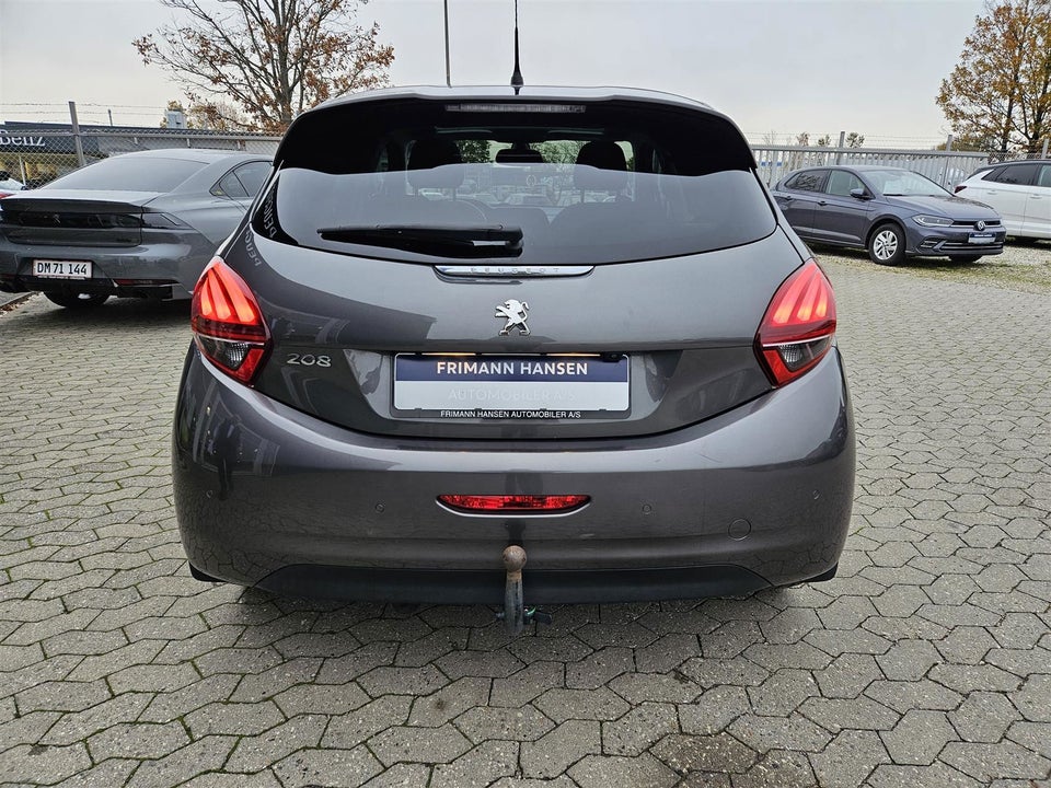 Peugeot 208 1,2 PureTech 82 Signature Sky 5d