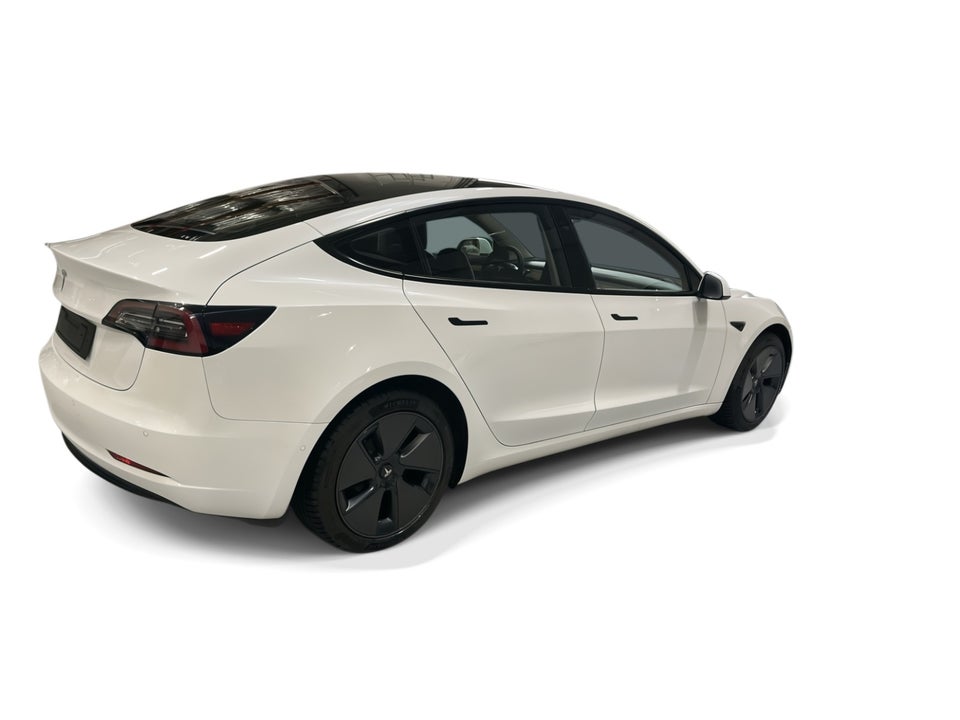 Tesla Model 3 Standard Range+ RWD 4d