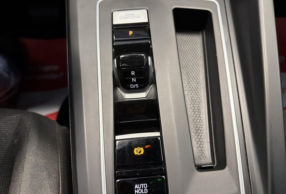 VW Golf VIII 2,0 TDi 115 Life DSG 5d