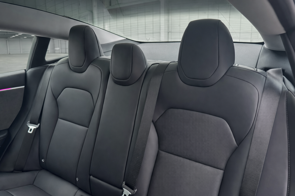 Tesla Model 3 RWD 4d