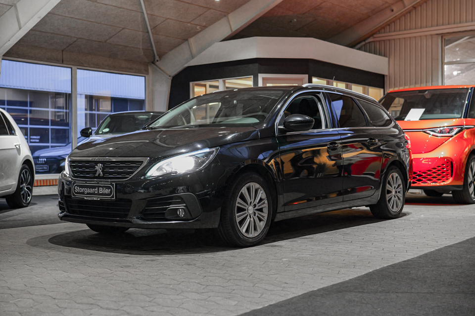 Peugeot 308 1,6 BlueHDi 120 Selection Sky SW 5d